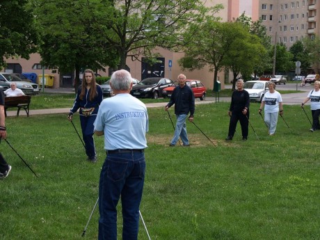 Folytatódnak az ingyenes nordic walking programok 2023-ban is